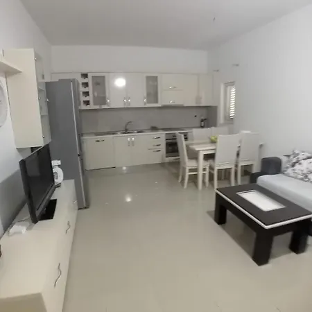אכסניה Karaj