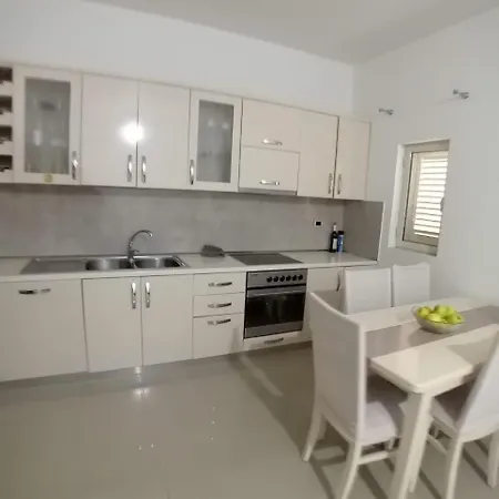 Karaj Ostello Krujë