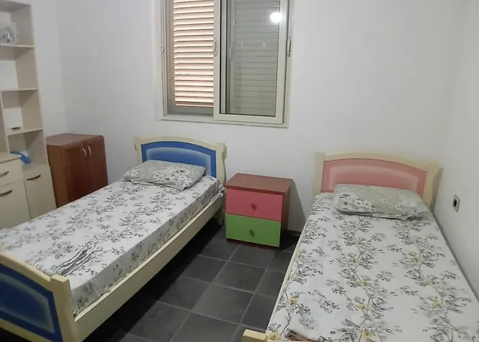 Karaj بيت شباب