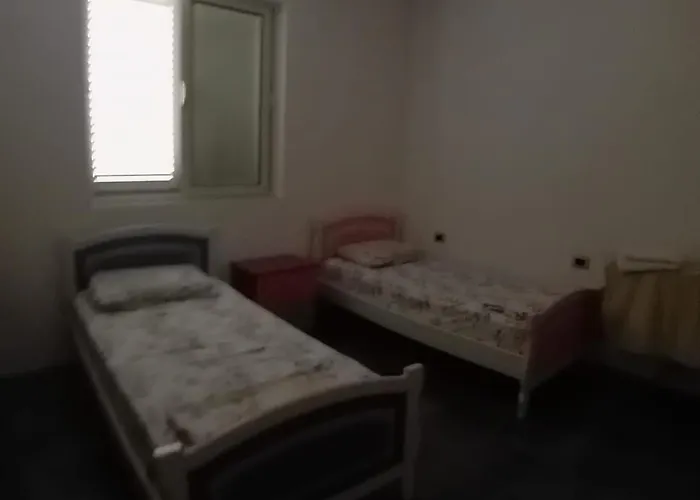 بيت شباب Karaj